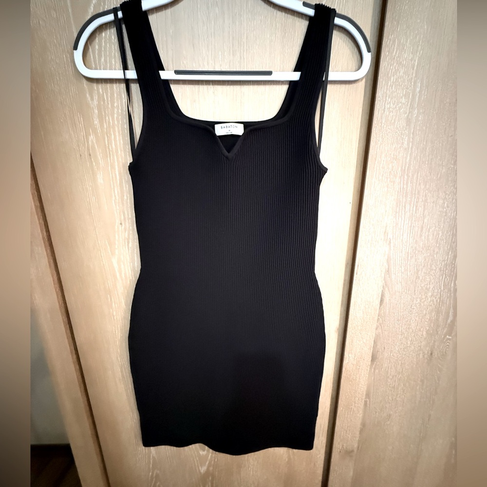 NWOT Aritizia Babaton sculpt knit ribbed cocktail dress
